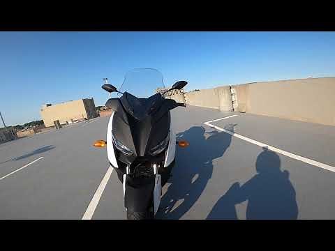 Yamaha XMAX 300 initial review (english)