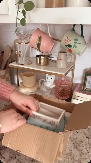 Bonnie Barton on Instagram: "Cozy colorful kitchens in January are the key to fighting seasonal blues 🙃🌷🖼️ write COLORFUL down below for kitchen links! I’m still in hibernation mode, but being surrounded by florals, pinks, and girly decor is making me so happy 💌✨ #cozyvibes #cozydecor #cozykitchen #cottagecore #cottagecoredecor #cottagecoreaesthetic #cozymood #colorfuldecor #springdecor #cottagecorekitchen Cottagecore decor, cottagecore aesthetic, grandmacore, pink decor, spring decor"