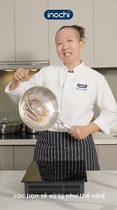 🥄 Chảo cháy? Đừng vội cọ! Để Chef Liêu Phi Yến chỉ bạn cách làm sạch chảo bằng muối cực đơn giản, vừa sạch, vừa giữ chảo bền đẹp lâu nhé 🍳🍳🍳 #noichaoomi #chuanchefbepnha #inochi | Inochi