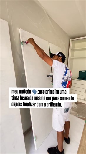 3.3K views · 176 reactions | Cada um tem seu método na pintura. Aprendi que na pintura ou em outra profissão,não podemos tentar padronizar um método exato pois muitos se sentem melhor e até executam com mais excelência o trabalho utilizando o jeito que aprendeu pintar. | Cosme Uilian Assis | Facebook