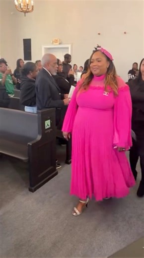 Client Cam! 😭💕 this beautiful First Lady’s spiritual daughter reached out to me to get this fascinator made for her Bishop’s installation service. 🩷🩷 | Jessica Williams