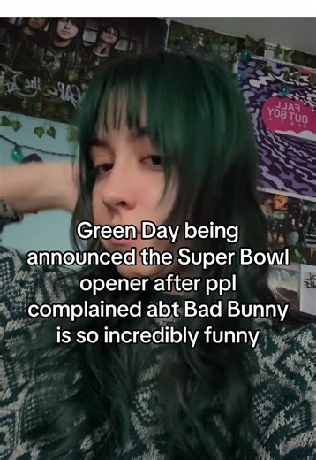 𝕮𝖊𝖒𝖊𝖙𝖊𝖗𝖞 𝕳𝖎𝖌𝖍 (@cemeteryhigh)’s video of superbowl