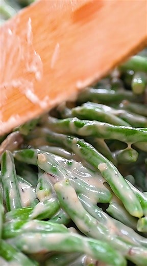 Wow, this green bean casserole is next level - creamy without being heavy, crunchy on top, and all made from scratch (no canned soup!). Comment "recipe" and I'll send it to you. https://cookinglsl.com/easy-green-bean-casserole-no-mushroom-soup/ | Cooking LSL - Simple And Inspiring Easy To Make Healthy Recipes | Facebook