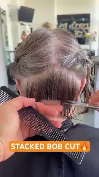 STACKED BOB HAIRCUT IN PROCESS! 🔥🔥🔥 #haircut #hairstyle #hair #bobhaircut #pixiecut #howto #short
