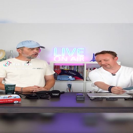 💻 Et en pratique, on fait comment ❓ épisode 11 « Le sac d'un expert-comptable nomade » 🎒 Dans le sac d’un expert-comptable : les indispensables (mobilité, sécurité, efficacité) bonus MOOCs gratuits 📺 La vidéo complète est disponible ici 👉 https://youtu.be/gT4bCShRbTc Souris pliable, chargeur 65W, batterie 20 000 mAh, multiprise SNCF, zappette de conf, protection anti-paiement sans contact… Dans cet épisode, on ouvre (vraiment) les sacs et on vous montre ce qui nous sauve la vie au quotidien