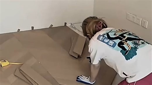 海尓3300W变频热水器，即开即热不等待，洗澡无需预约，告别冷水困扰。智能恒温技术，水温稳定不忽冷忽热，四季用水都舒适。小巧机身节省空间，安装便捷，老房新房都能