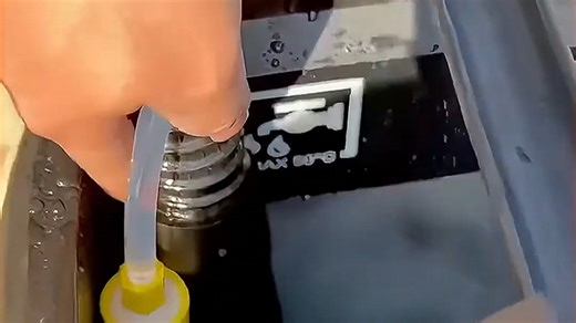 KARCHER清洁机操作简单，一键启动，家庭日常清洁轻松搞定。顽固污渍也能快速清除，省时省力，厨房、阳台等场景使用体验超棒！