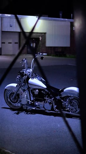 13 reactions · 11 shares | 﫡 . . . . . #harleydavidson #cholostyle #motorcycle #bikelife #cholo #moto #softail #streetbike #roadking #hardtail | Whaleys Garage | Facebook