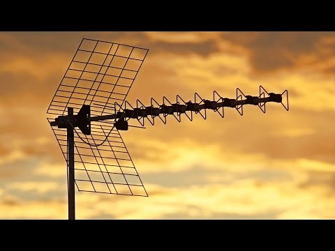 How Does an Antenna Work?