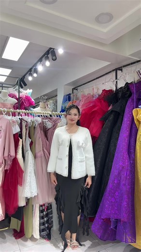 Elegant Gowns and Spa Services at HoneyDolls