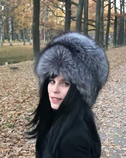 Silver Fox Fur Crown | Boyaryshnia Hat in Timeless Motion #luxuryfur #silverfox #tsarsgift