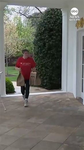 What *actually* appears to have happened is someone flew in one of his supporters from Arkansas who works as a Door Dash driver & claims "no tax on tips" helped fund her hubby's cancer treatments, which I don't know, seems like a stretch to me but it makes for a good visual 🙃