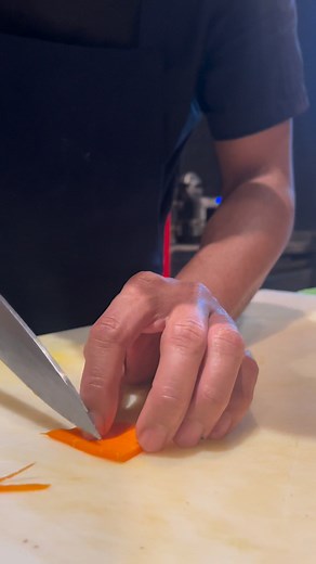 25K views · 272 reactions | วิธีทำผีเสื้อ แบบง่าย สวยงาม How to make a butterfly, simple and beautiful #art #reelsvideoシ #butterfly #skills วุฒิชัย โสดา | Aum Wudthichai Soda | Facebook