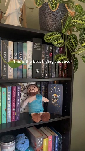 What would you put inside? #metalsafe #lockbox #fakebook #tiktokshopfinds #cash #iphone #storage #safe #lockandkey #sneaky #hiddencompartment #CapCut