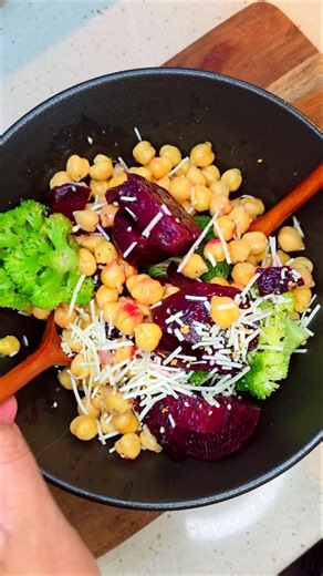 Healthy Beet, Broccoli & Chickpea Salad 🥗 Easy and Nutritious Meal