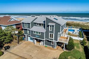 👙 Hala Kahiki 👙 🌎 Sandbridge, Virginia Beach 📌 Oceanfront! 📌 Pool and Hot Tub! 📌 Keyless entry, linens & towels provided! More Info: https://www.sandbridgevacationrentals.com/vacation-rentals/hala-kahiki/SF2428?nck=sbfacebook | Sandbridge Blue Vacation Rentals