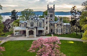 Estate Tours: Lyndhurst Mansion In The Hudson Valley, New York (Video)