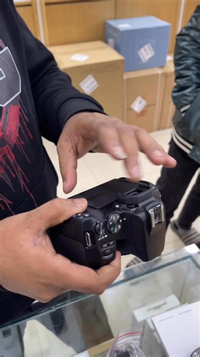 Camera World, Jamuna Future Park on Instagram: "Canon 250d setup review 💖 #vlog #cameraworld #vlogger #canonphoto #canon"