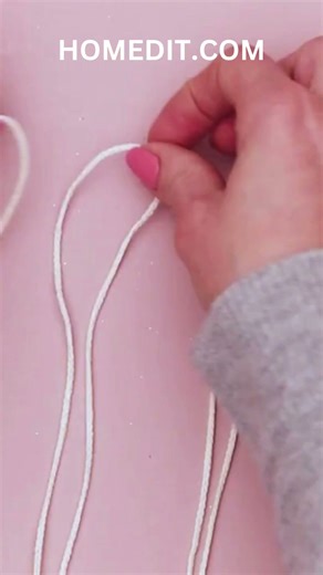 Macramé hanging planter tutorial #macrametutorial #diycrafts