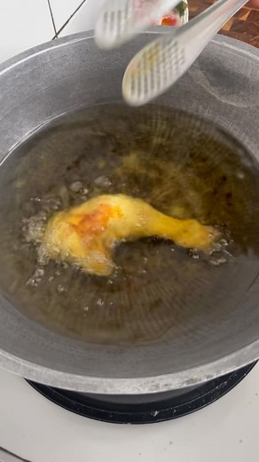 3.2M views · 25K reactions | Kirain gosong, eh ternyata enaknya kebangetan #ayambumbuireng #food #reseprumahan | PMC Cooking | Facebook