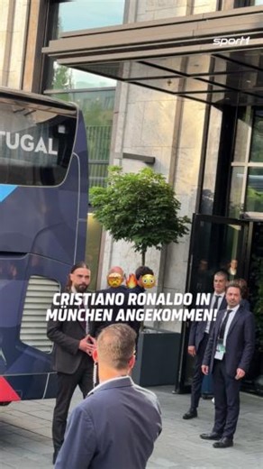 Ist das irre, alle sind verrückt nach CR7!! 😮🔥 Die portugiesische Nationalmannschaft ist in München angekommen und trifft morgen im Nations-League-Halbfinale auf die DFB-Elf. | SPORT1 Fußball