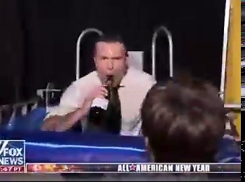 思わず、笑っちゃいました・・。左側の写真は、イラン軍のエブラヒム・ゾルファガリ報道官。数学の学士号と西洋哲学の博士号を取得し、ペルシア語、アラビア語、英語、ヘブライ語の4つの言語を操る。一方の右側は、ピート・ヘグセス米国防長官。ネオナチや極右グループが愛用する刺青を入れ、そのせいで州兵として不適格だとして排除され、性的虐待で告発した女性に口止め料を支払い、公の場でひどく泥酔することも多々ある人物。不倫相手との間に子供を作り、実の母親からも「女性を虐待する男」「嘘つき、浮気、遊び歩く人間だ」とまで指弾されたことも。しかし西洋においては、左側が野蛮人で、右側が文明人とされる。