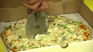 240K views · 2.9K reactions | Hungry? When it comes to ordering up a pizza, Winnipeg's taste for toppings is changing. Pizza joints offering Indian-style or Punjabi pizza are popping up all over town. The CBC's Holly Caruk finds out why Indian-inspired 'za have been pandemic-proof. See more here: https://www.cbc.ca/1.6225841 | CBC Manitoba | Facebook