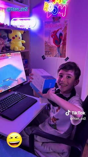 Lamzu Atlantis Mini 4K: New Mouse for 5-Year-Old Gamer 🎮