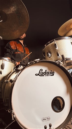 Shapes of Things 🥁Drum cover of the Jeff Beck Group iconic version. Originally recorded by Micky Waller with Jeff Beck, Ronnie Wood & Rod Stewart #drummer #drums #drumming #drumcover #londondrummer