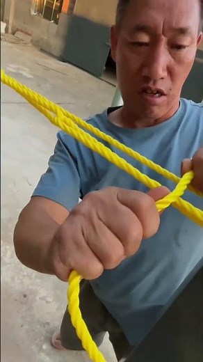 The pulley knot of the lever system not only saves effort but also pulls the ropes very tightly.