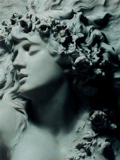 Exploring the Gothic Dark Aesthetic