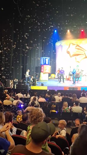 The Wiggles and DJ Murray: A Musical Adventure