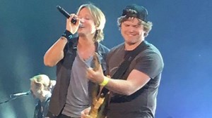 Keith Urban shocked by fan's guitar skills