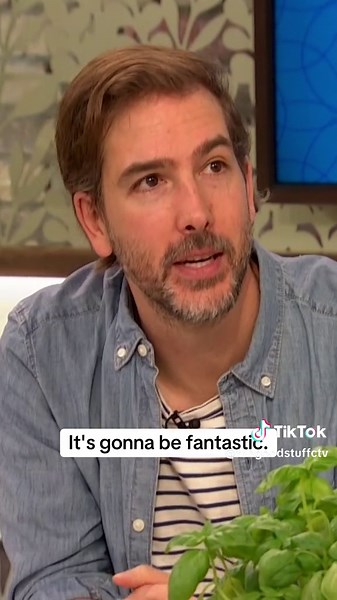 @Mary Berg shows how to make her creamy meatball sauce with tomato and fresh herbs. ✨ #meatballsauce #saucerecipe #maryberg