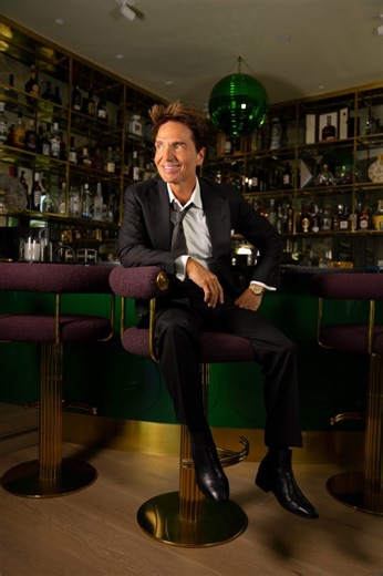 Richard Marx’s First No. 1 as a Songwriter Was This 1984 Kenny Rogers Single