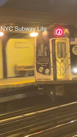10K views · 433 reactions | An One-Eyed 﫣 J Train… #NYCSubway #NYC #MTA #NewYorkCitySubway #LIRR #SubwayTrain #NYCTransit You can now buy me a coffee: https://bmc.link/NYCSubwayLife | NYC Subway Life | Facebook