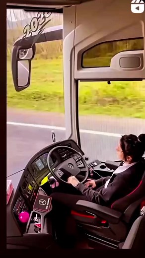 Cute girl bus driving 😳 😯😯😳😳 #shorts #viralreels | driving.master
