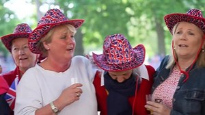 UK economy rides out Jubilee, but recession looms