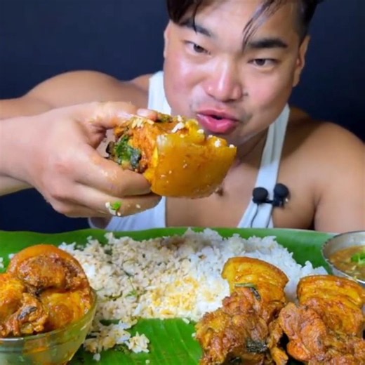 ASMR: EATING SPICY PORK CURRY🔥 BASMATI RICE || #shorts #mukbangn#asmreating #mukbangasmr #asmr
