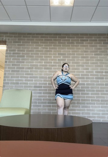 Throwback uniform day!!#cheer #collegecheer #springbreak #throwback