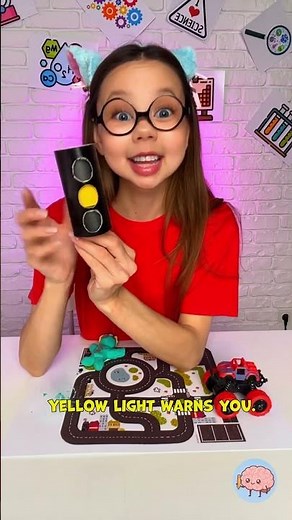 🚦 DIY Traffic Light! Learn ROAD RULES While Making a Craft! ✨ #shorts #kids