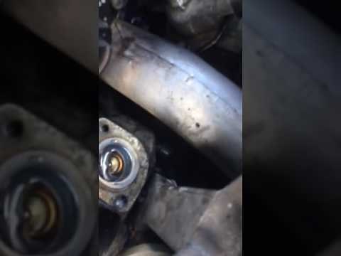 Pontiac Grand Prix 2004 temperature sensor location