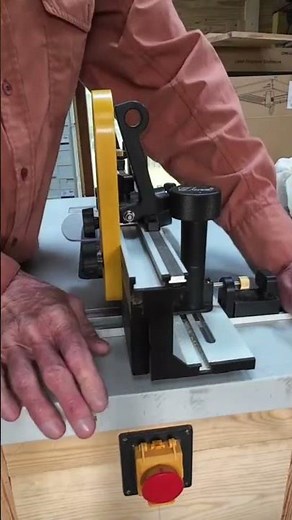 Installing Banggood’s New Router Table Fence in the Table Saw Workstation