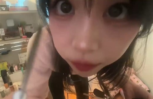 【ASMR】King Hobbit 为第一次约会做好准备（护肤、化妆、吹耳、面部按摩、检查）