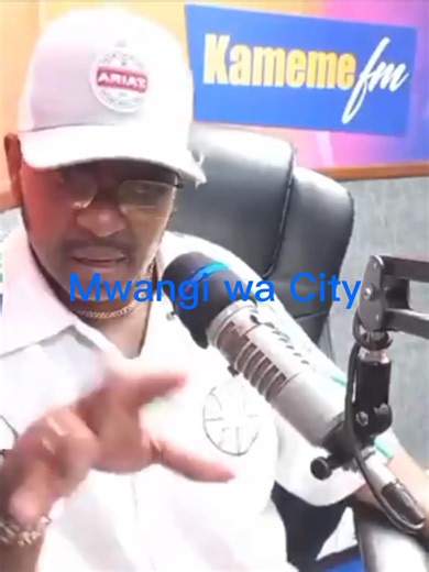 Professor's Hilarious Lecture Moments That Make Students Laugh