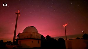 Una aurora boreal alumbró los cielos de gran parte de España durante la madrugada | Informativos Telecinco.com