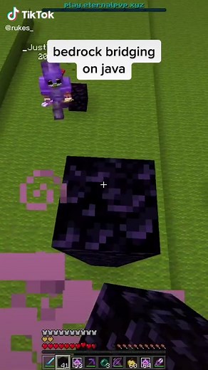 Minecraft Java Bridge Building: Bedrock Jump Guide