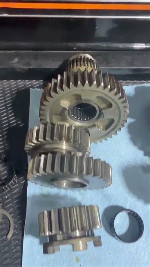 Taking apart the spare 5 speed transmission to learn how it works