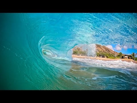 Hawaiian Shorebreak in Slow Motion | Empty Barrels at Sandy Beach