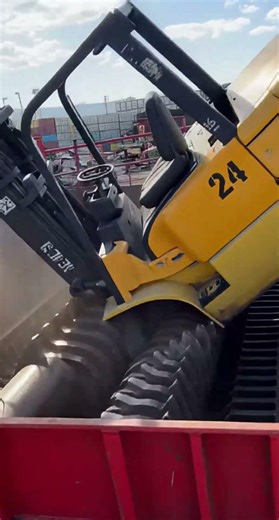 Industrial Shredder Destroys Forklift in Seconds. #crushing #crush #asmr #asmrsounds #satisfying